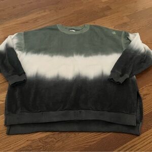 AE American Eagle Ahhmazingly Soft Green and White Ombre Crewneck Sweatshirt